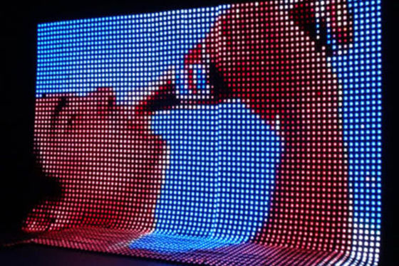 شاشة عالية السطوع في الهواء الطلق IP67 مرنة LED Mesh Display P50 P83 P100 مع تصميم شفاف