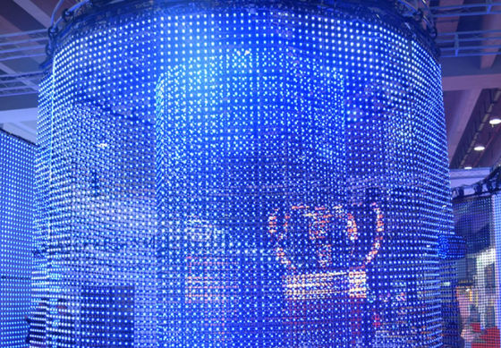 شاشة فيديو مضادة للماء منوعة LED Mesh RGB 50mm DMX512 160 درجة للعرض الداخلي