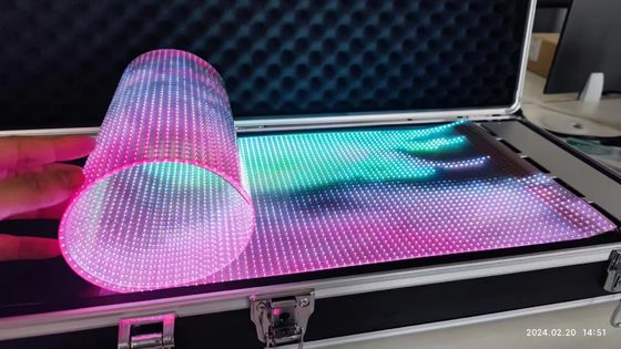 P10 لون RGB LED شاشة فيلم شفافة شاشة عرض LED صلبة / مرنة داخلية
