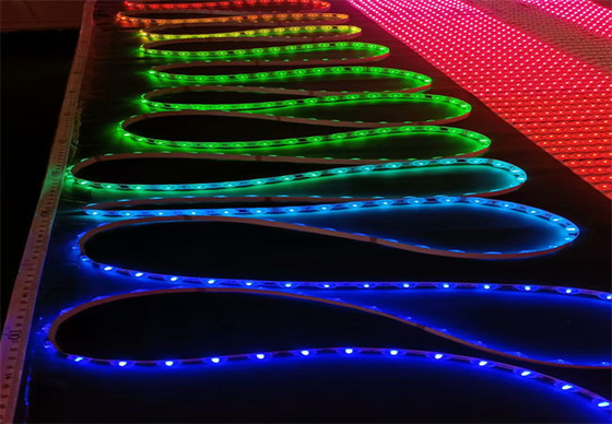 طول العمر 50000 ساعة مصابيح الشريط LED غير المائية في الهواء الطلق لتطبيقات كل الأحوال الجوية